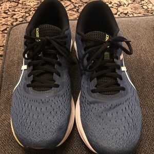 Men’s ASICS Running Shoes, like new!